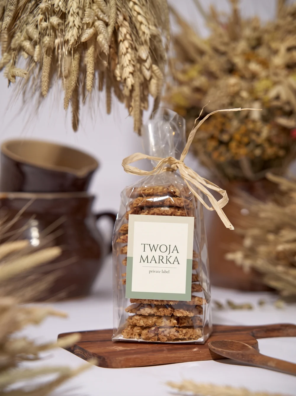 Standardowe opakowanie ciastek IRENKI z przykładową etykietą marki własnej „Twoja Marka”